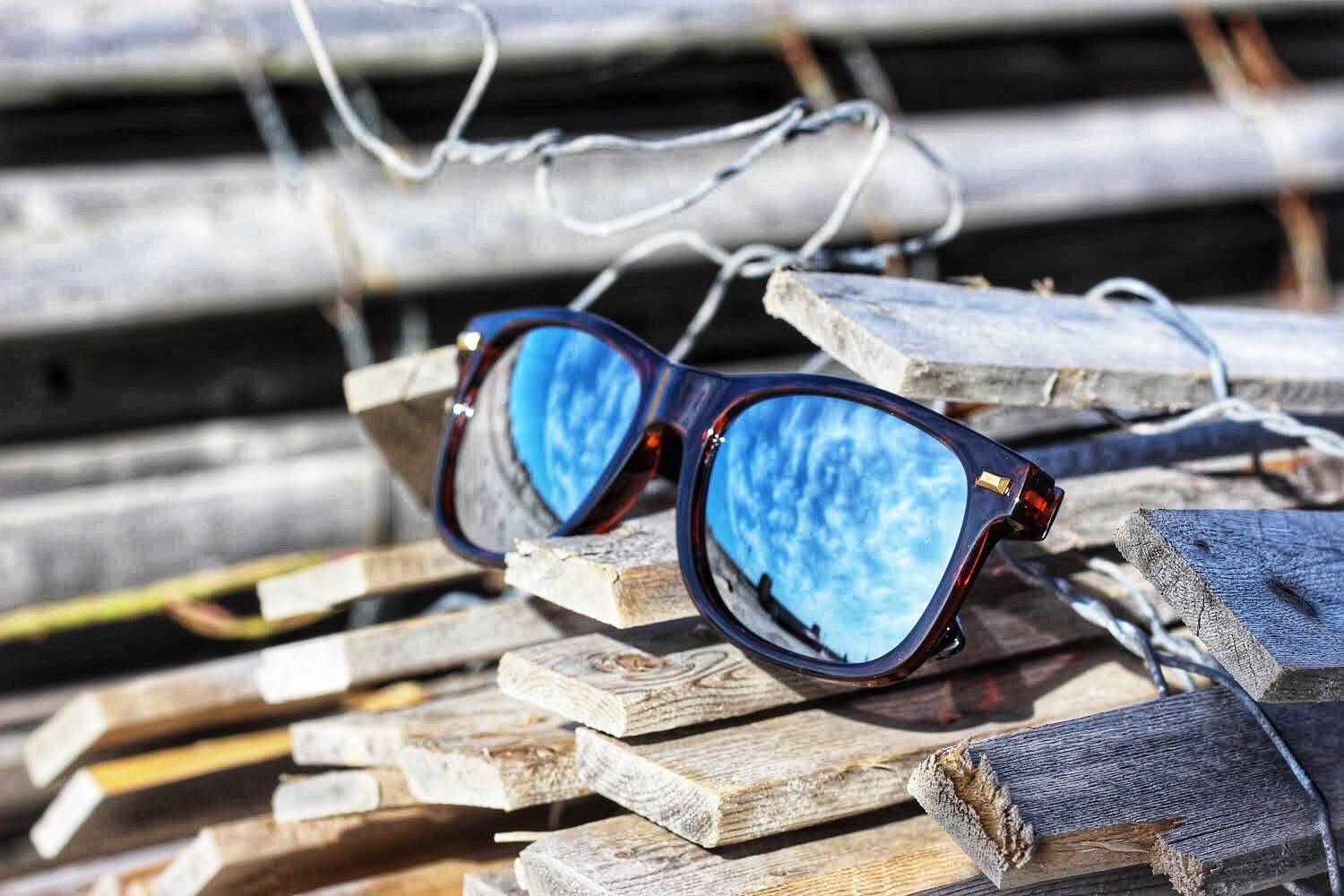 Tomahawk Shades